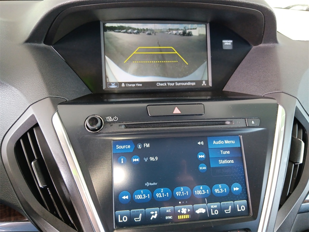Vehicle image 17 of 28