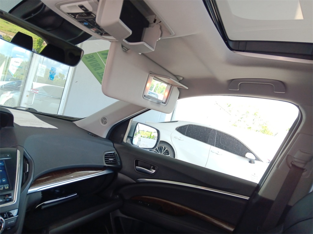 Vehicle image 15 of 28