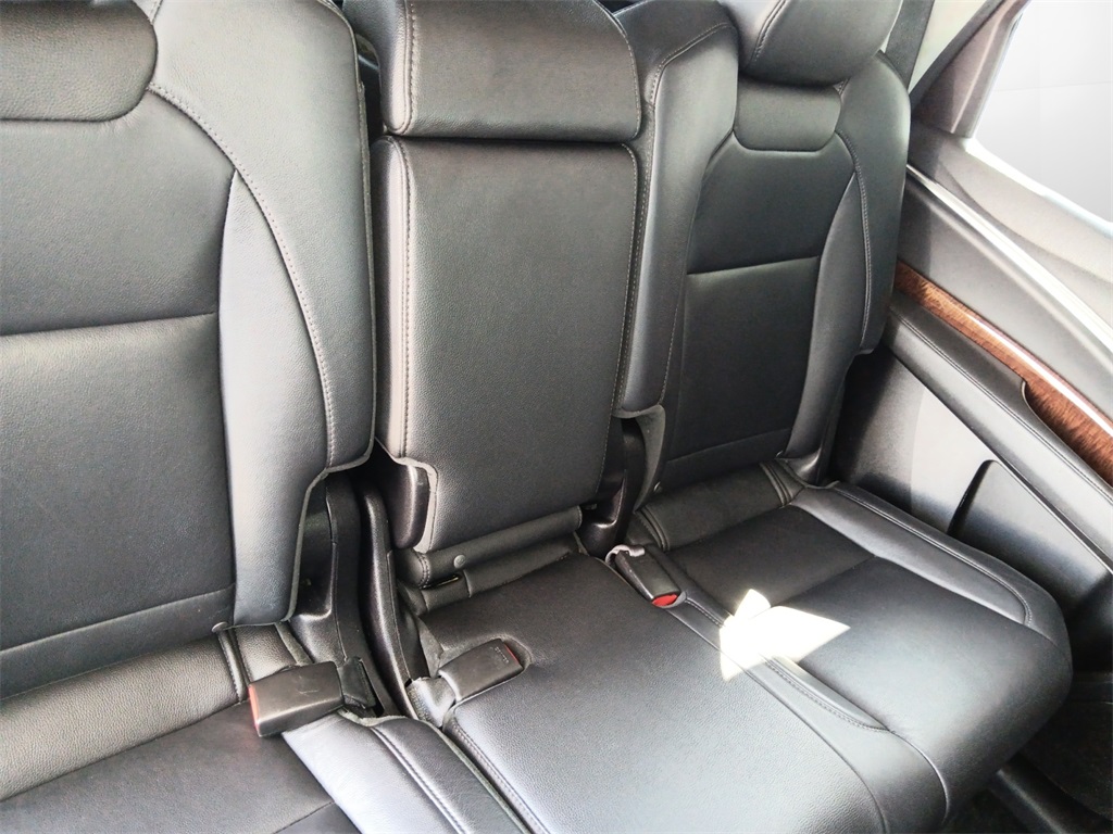 Vehicle image 11 of 28