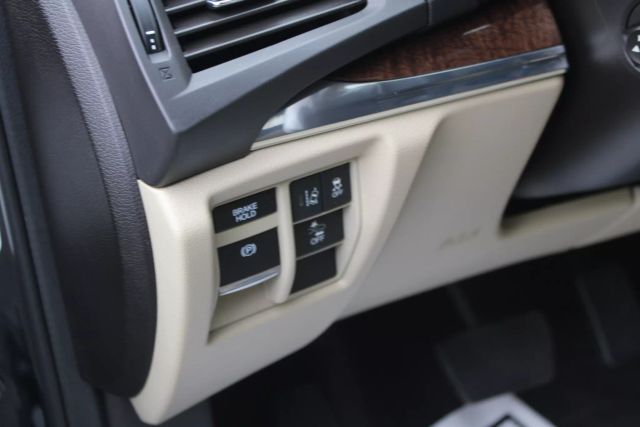 Vehicle image 14 of 48