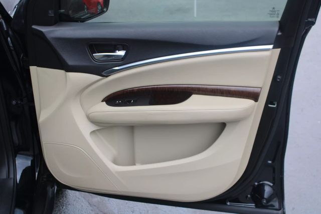 Vehicle image 41 of 48