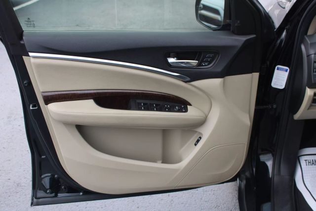 Vehicle image 8 of 48