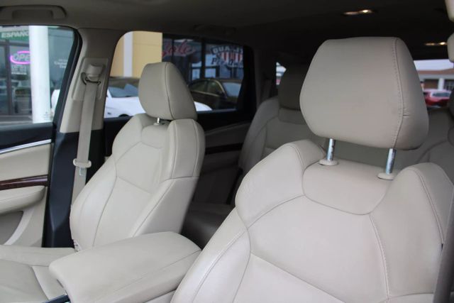 Vehicle image 12 of 48