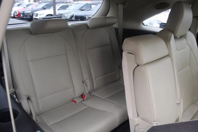 Vehicle image 40 of 48