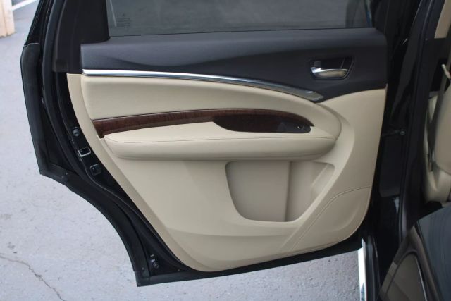 Vehicle image 34 of 48