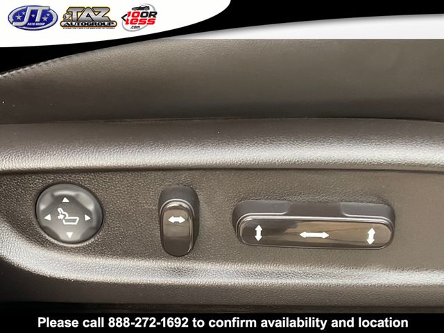 Vehicle image 18 of 25