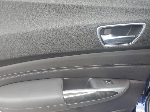 Vehicle image 15 of 30