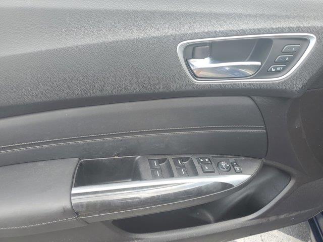 Vehicle image 21 of 30