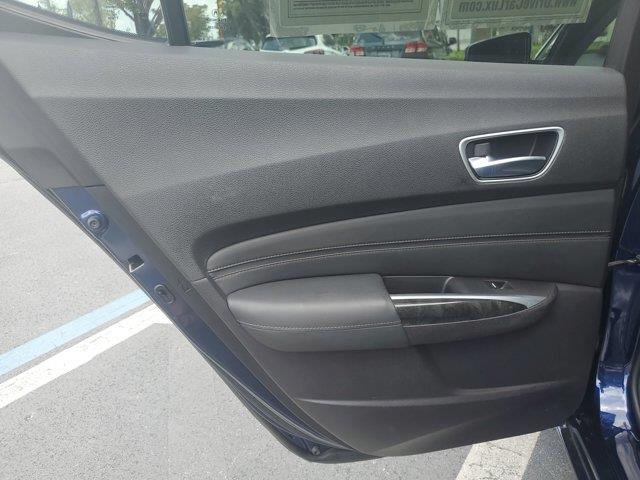 Vehicle image 14 of 30