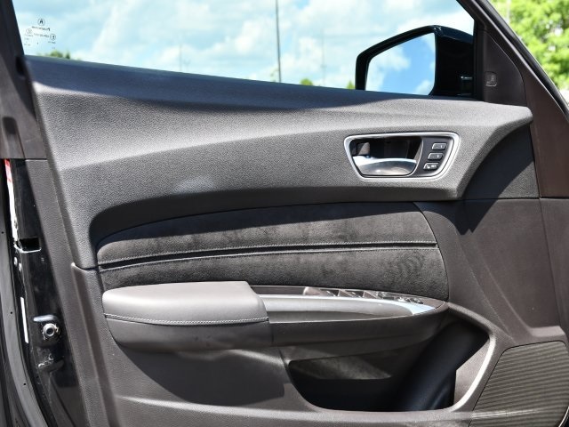 Vehicle image 16 of 36