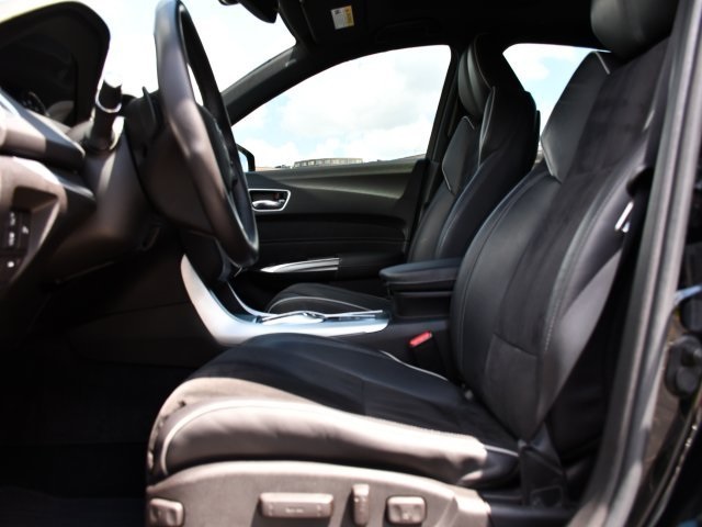 Vehicle image 18 of 36