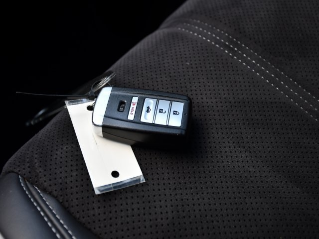Vehicle image 20 of 36