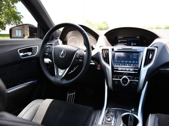 Vehicle image 26 of 36