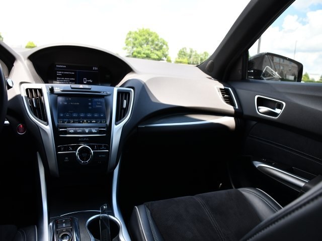 Vehicle image 27 of 36