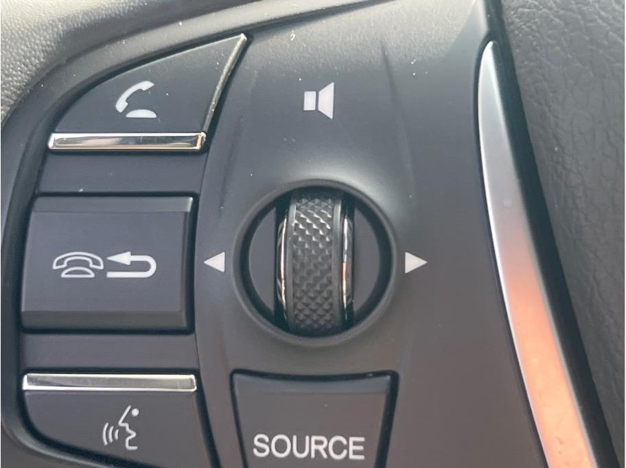 Vehicle image 14 of 28