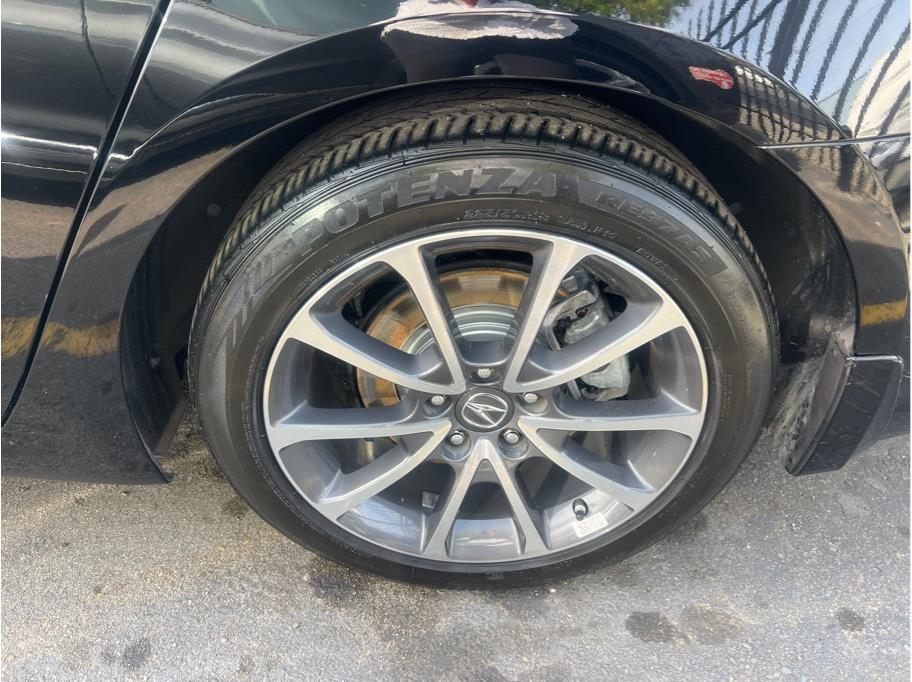 Vehicle image 27 of 28