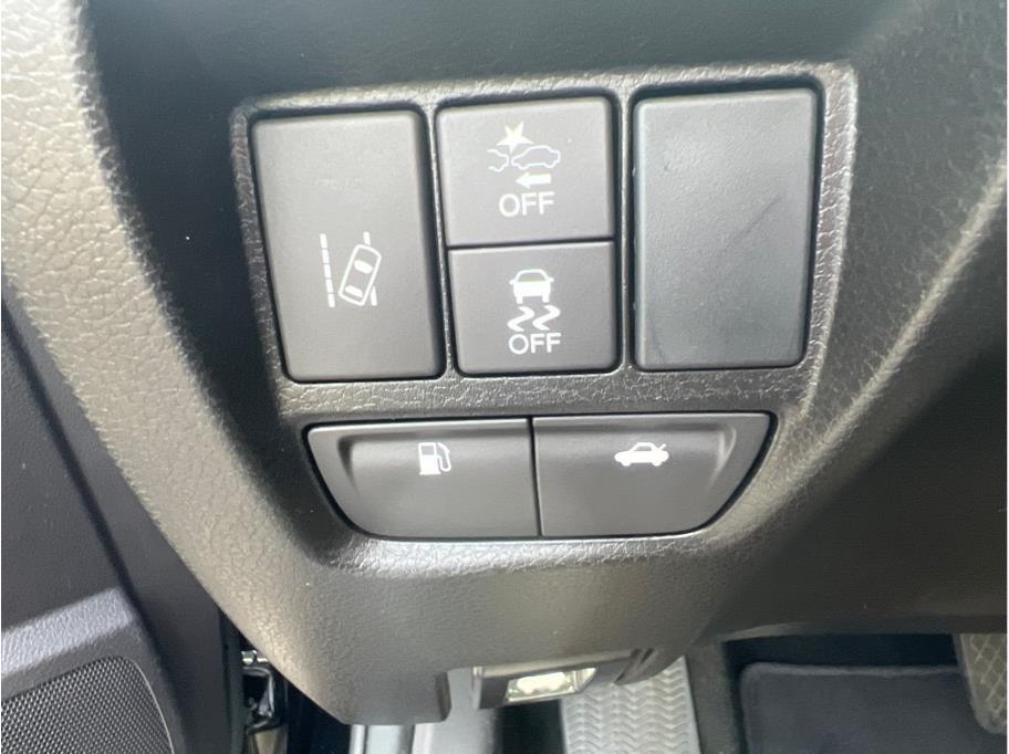 Vehicle image 12 of 28