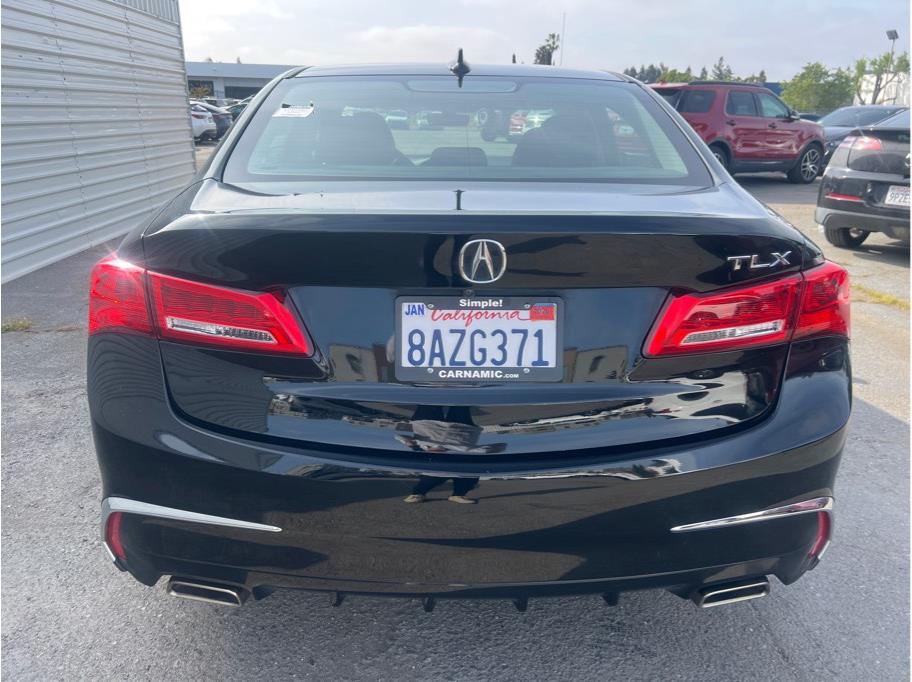 Vehicle image 5 of 28