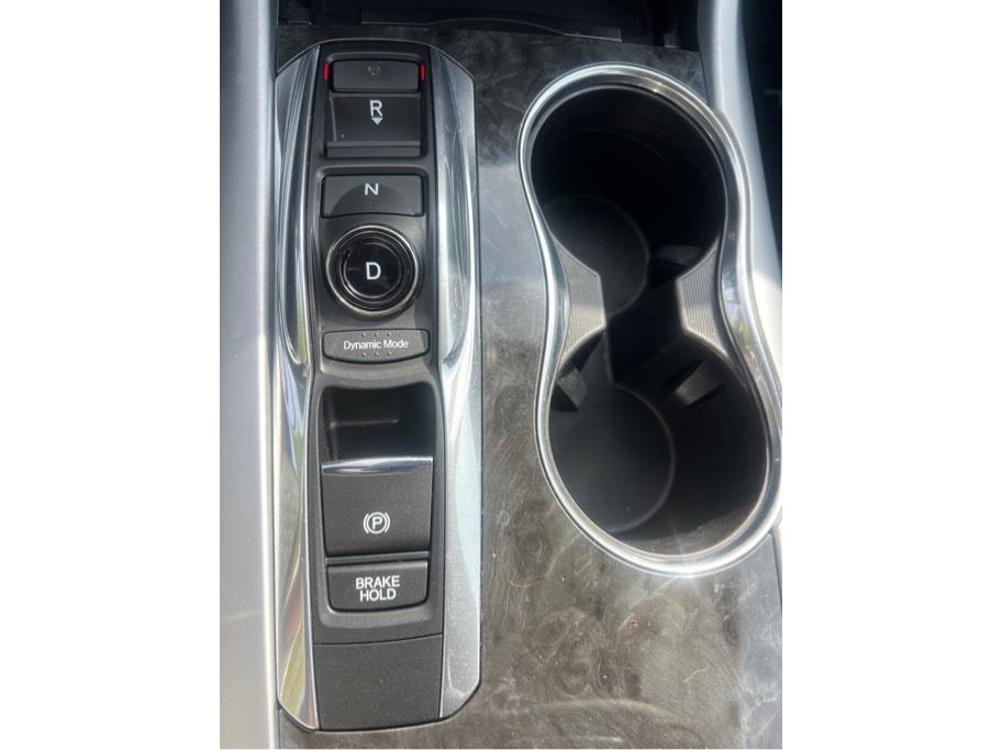 Vehicle image 17 of 28