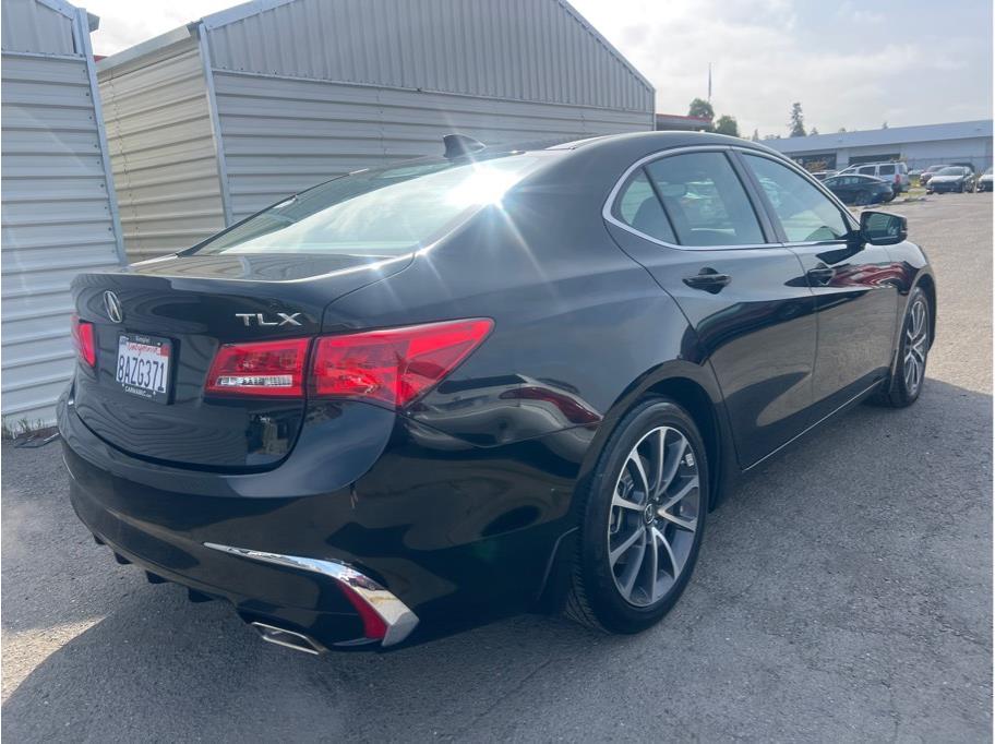 Vehicle image 3 of 28