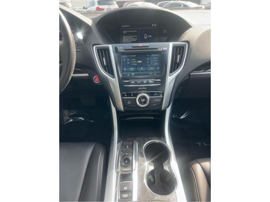 Vehicle image 25 of 28