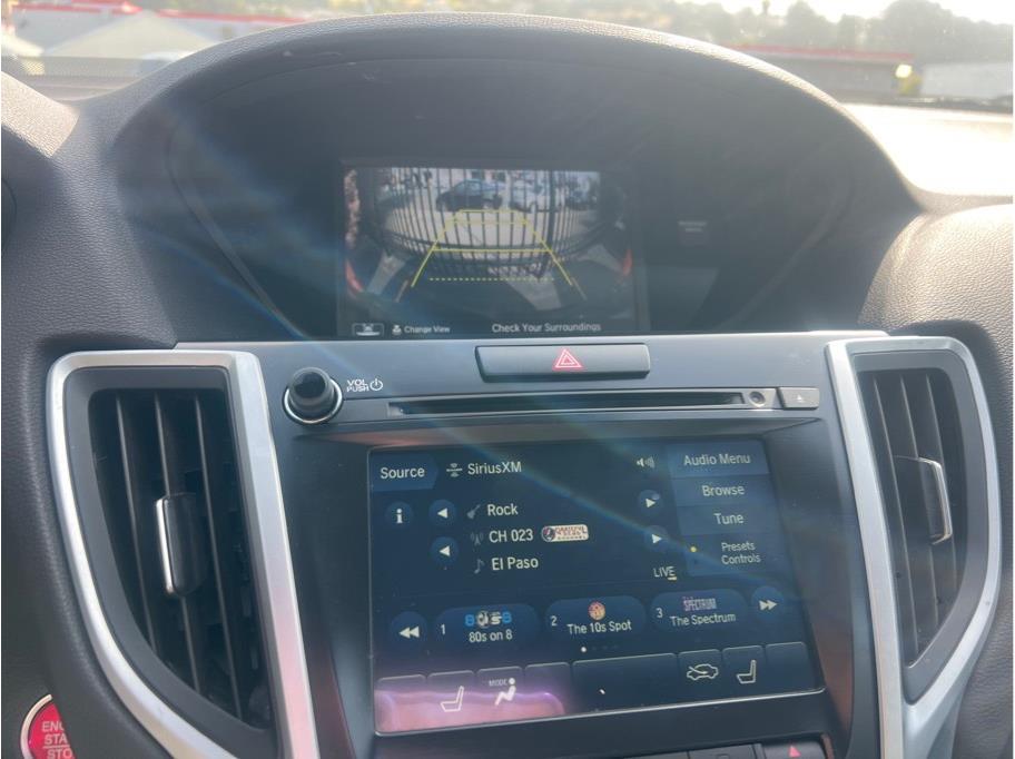 Vehicle image 19 of 28