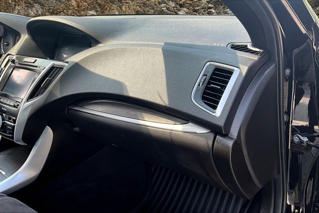 Vehicle image 17 of 39