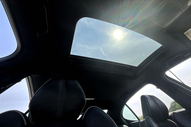 Vehicle image 12 of 39