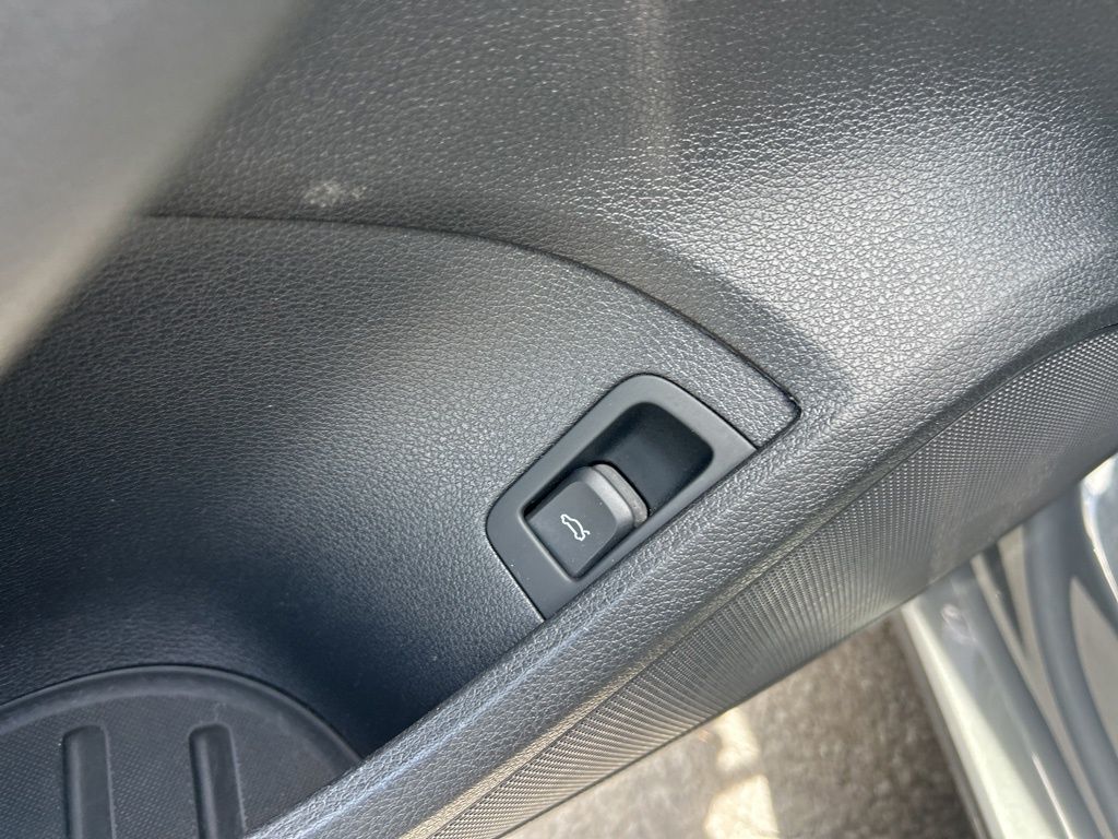 Vehicle image 48 of 49