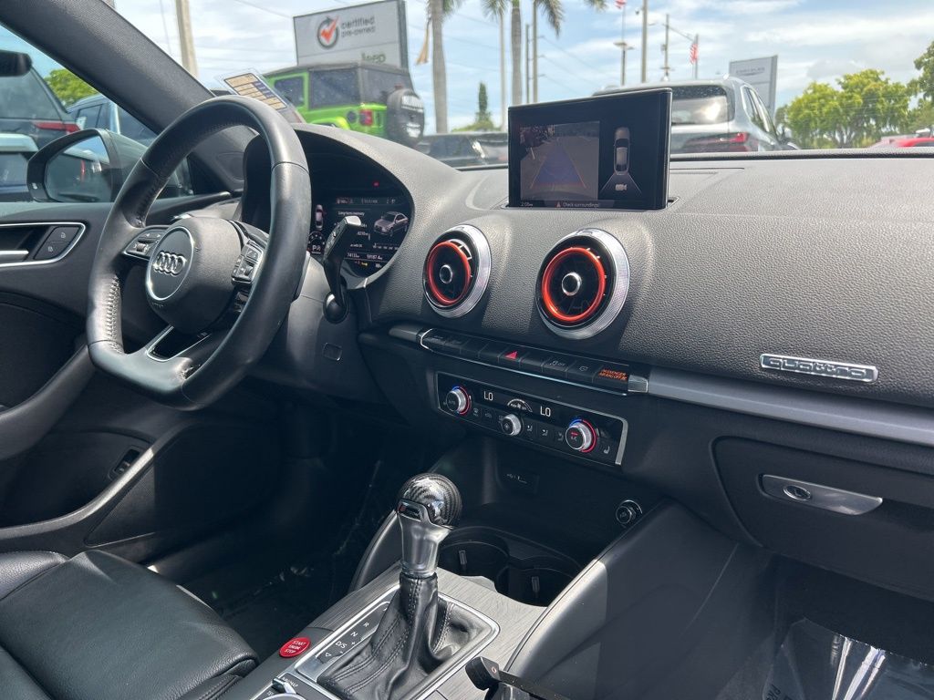 Vehicle image 18 of 49