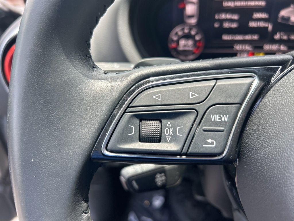 Vehicle image 36 of 49