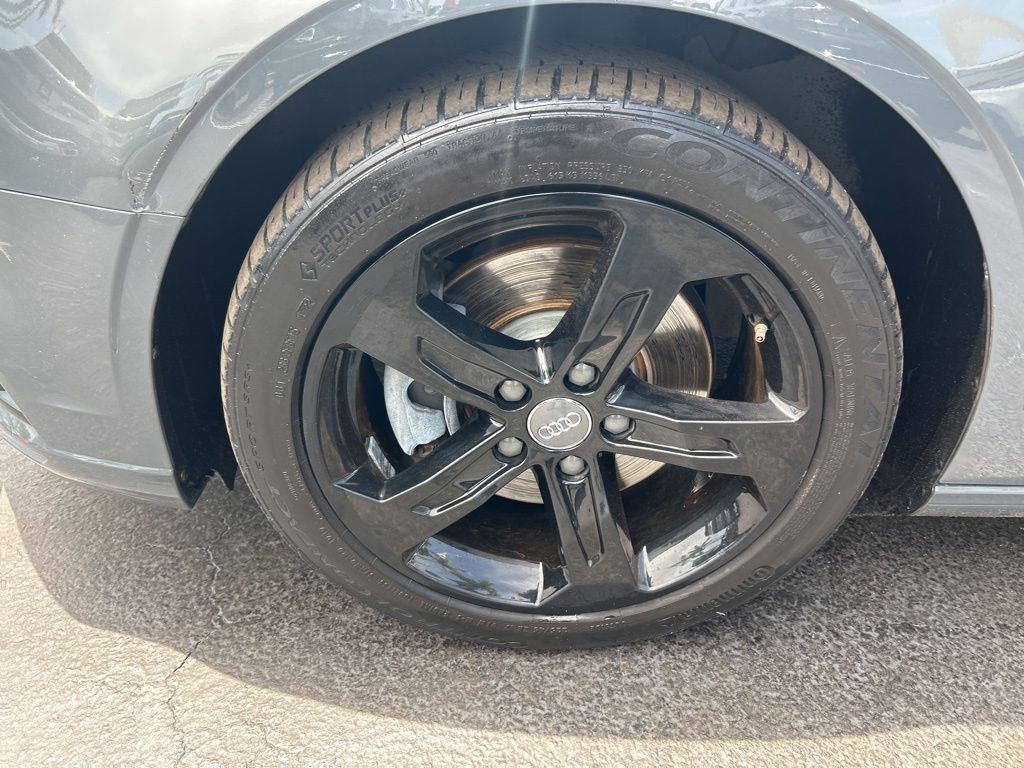 Vehicle image 10 of 49