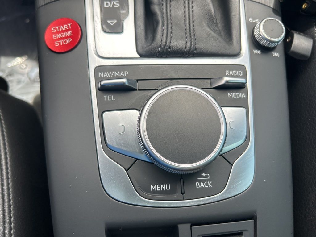 Vehicle image 27 of 49
