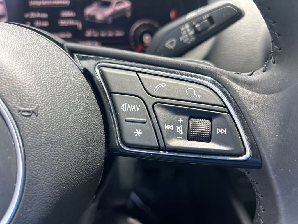 Vehicle image 30 of 49