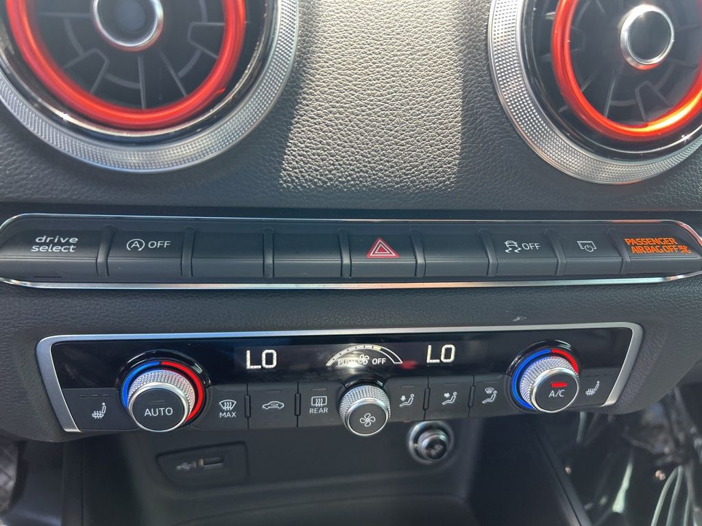 Vehicle image 47 of 49