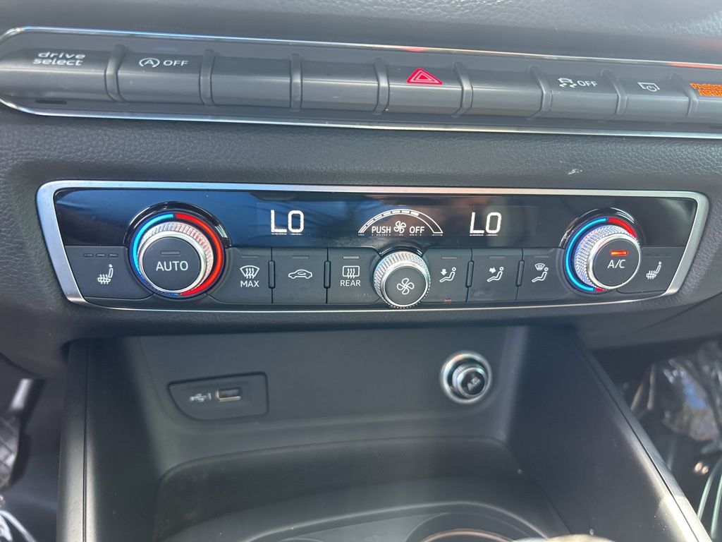 Vehicle image 45 of 49