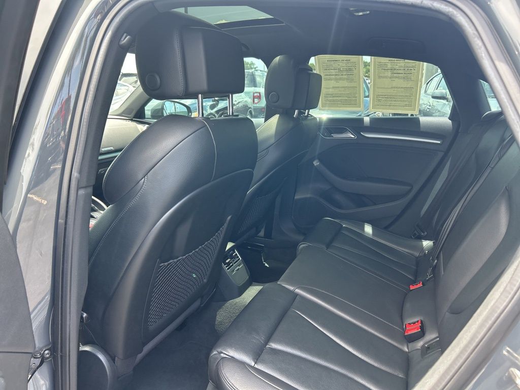 Vehicle image 16 of 49