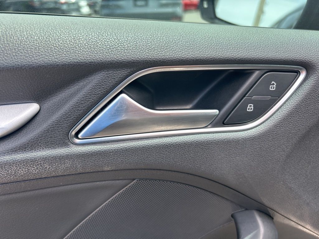 Vehicle image 43 of 49