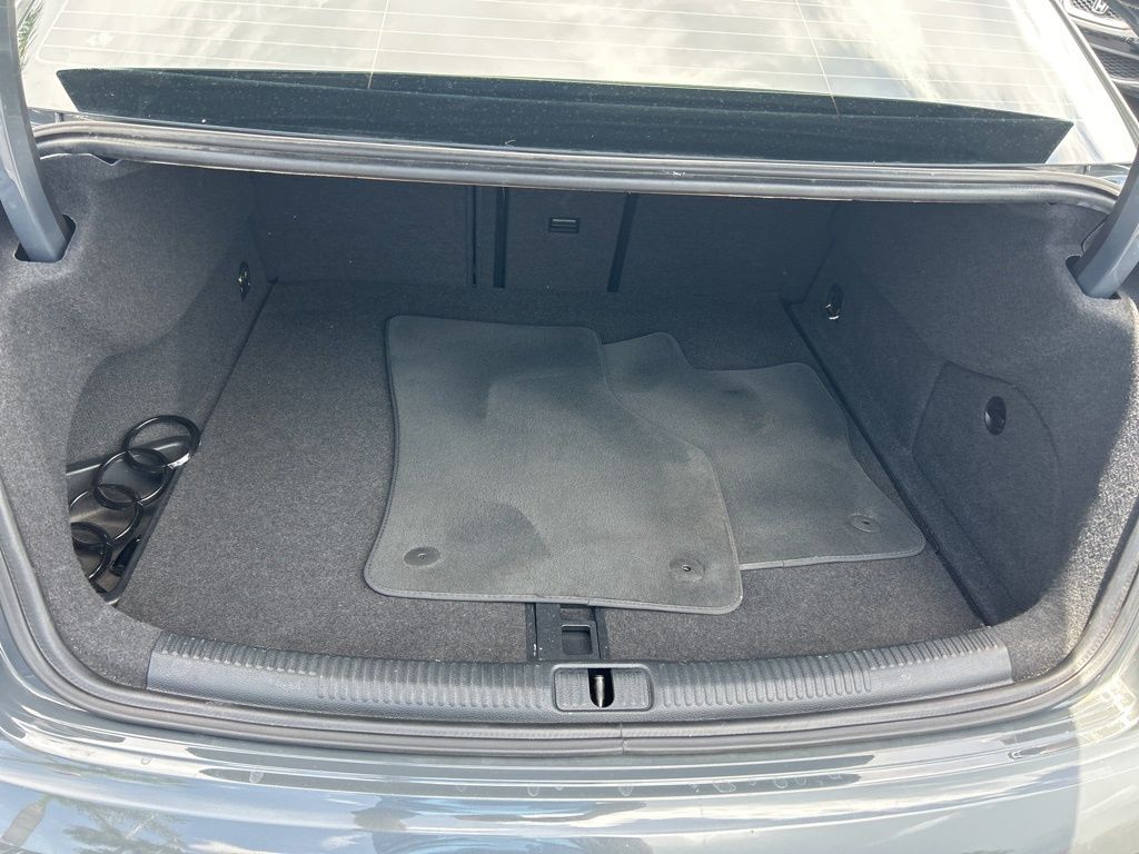 Vehicle image 11 of 49
