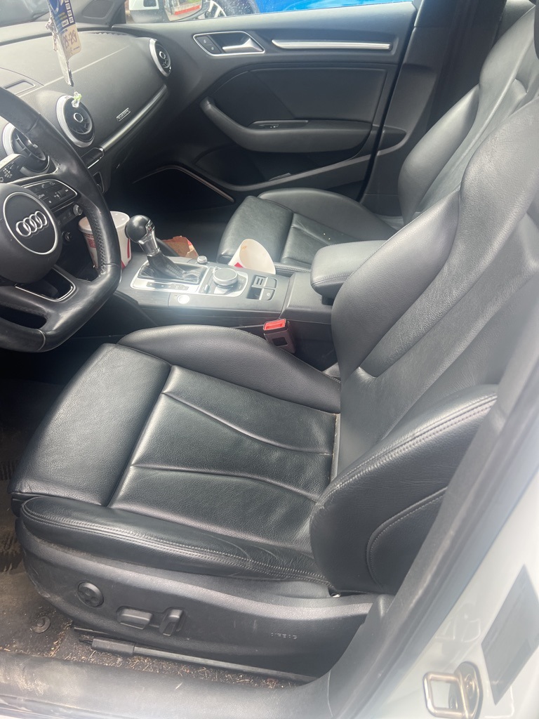Vehicle image 6 of 6