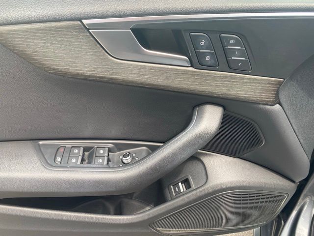 Vehicle image 25 of 50