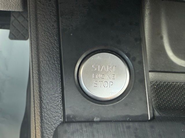 Vehicle image 40 of 50