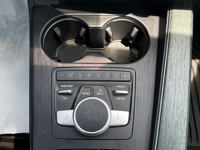 Vehicle image 24 of 50