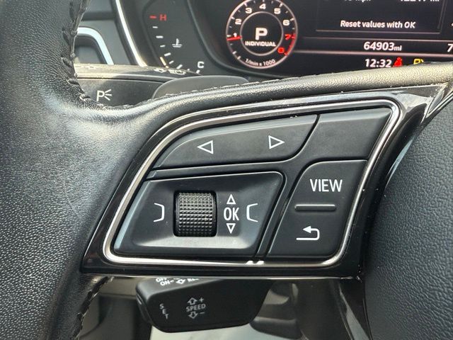 Vehicle image 28 of 50