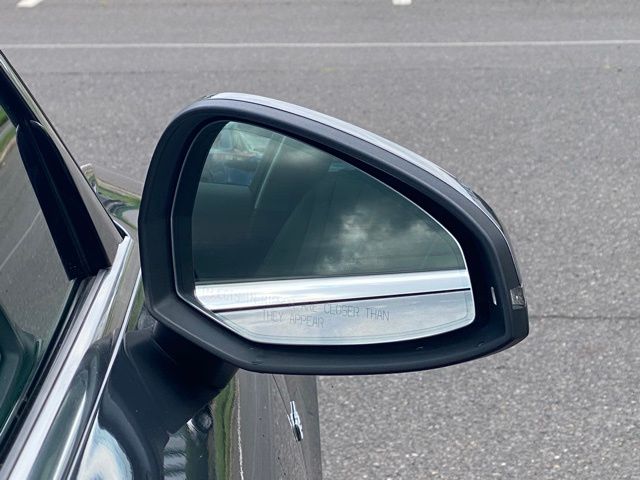 Vehicle image 47 of 50
