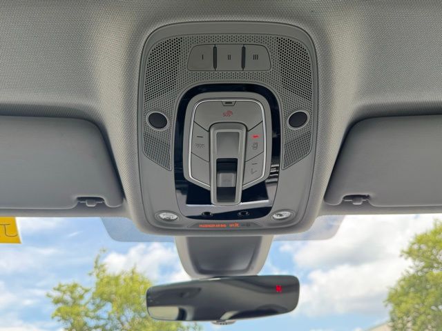 Vehicle image 36 of 50