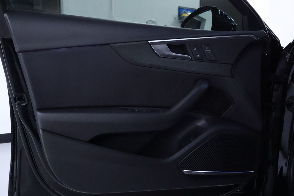 Vehicle image 24 of 41