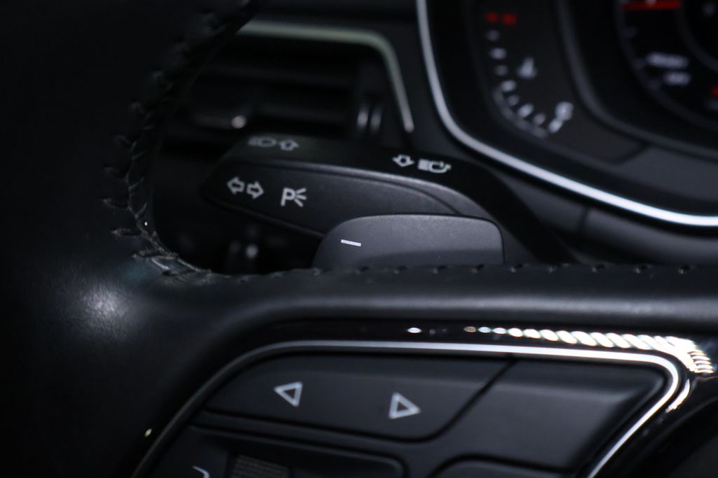 Vehicle image 39 of 41