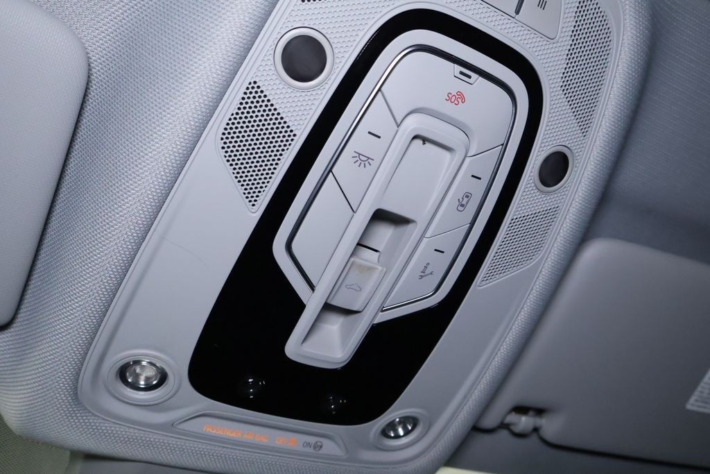Vehicle image 27 of 41
