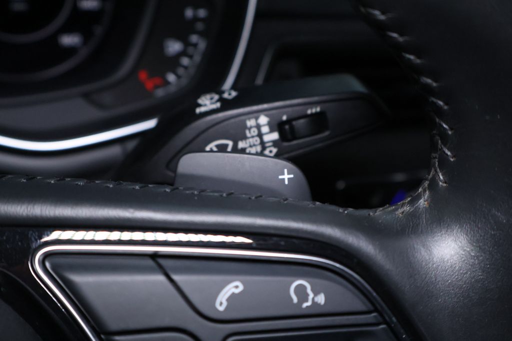 Vehicle image 35 of 41